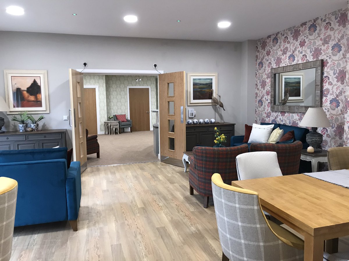 iShine_Clean's tweet photo. Very proud to be part of the  #McCarthyandStone team in #bromsgrove https://t.co/injE48cbC4