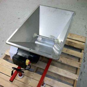HomeBrewIt's tweet photo. Our crusher / destemmers are back in stock! These come all the way from Italy and they go FAST!  https://t.co/8JThqsfqpO #WineMaking #Wine https://t.co/N0gWVgnyuR