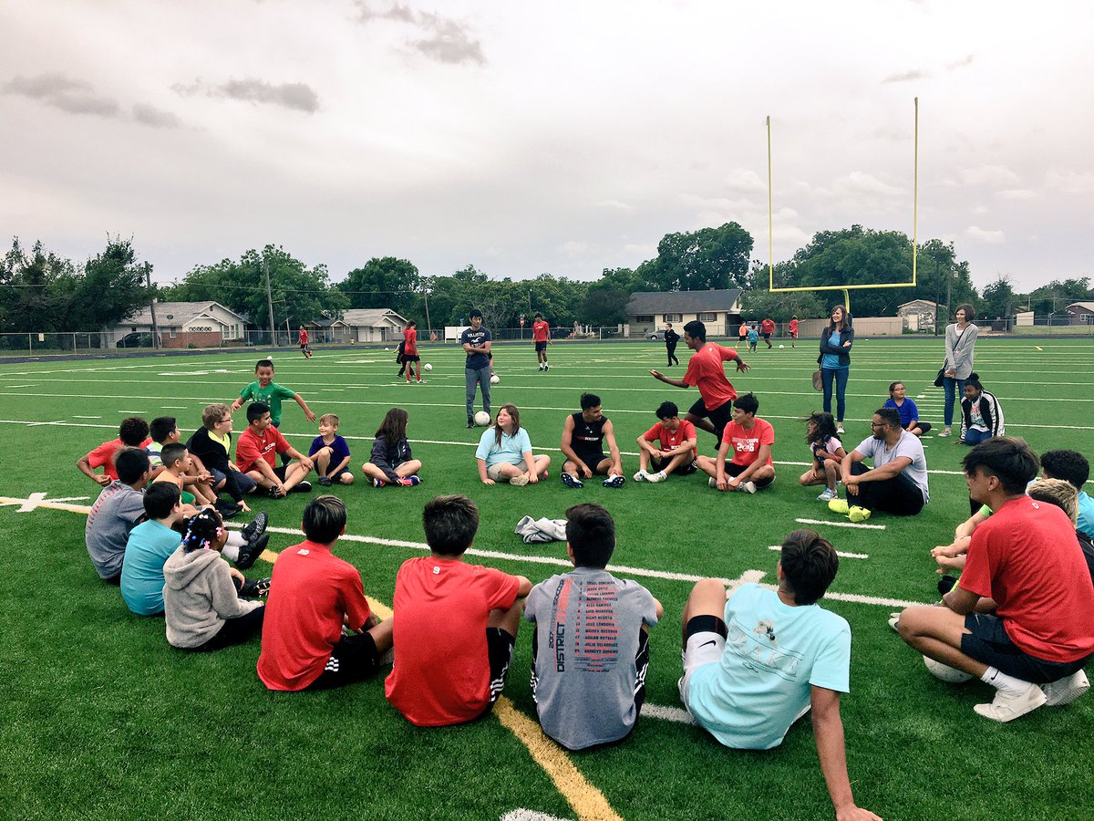coyote_soccer's tweet photo. Enjoyed having students from @crockettwfisd elementary visit us at school today as part of their field trip! @WFISDschools #iamwfisd #CSLAP https://t.co/HeUcaea7x0