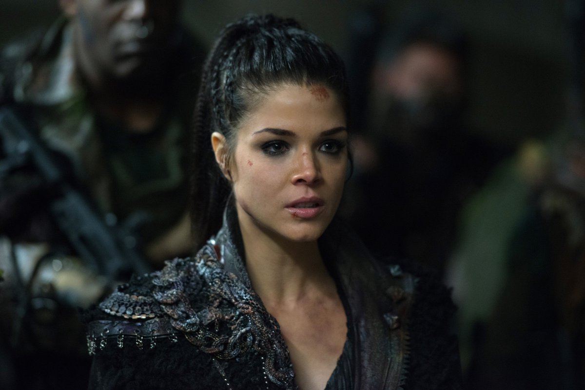 SYFY_Spain's tweet photo. Nos quedan 3 episodios para el final de temporada y NOS VA A DAR ALGO. ¡Empieza un nuevo episodio de #Los100 en @Syfy_Spain! #The100 https://t.co/jS16U1zXsY