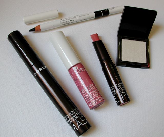 OfficialMakeupT's tweet photo. These brands will make you go green, ASAP! π https://t.co/N22VWjmbEN #MakeupReco https://t.co/wUhWgfdrop