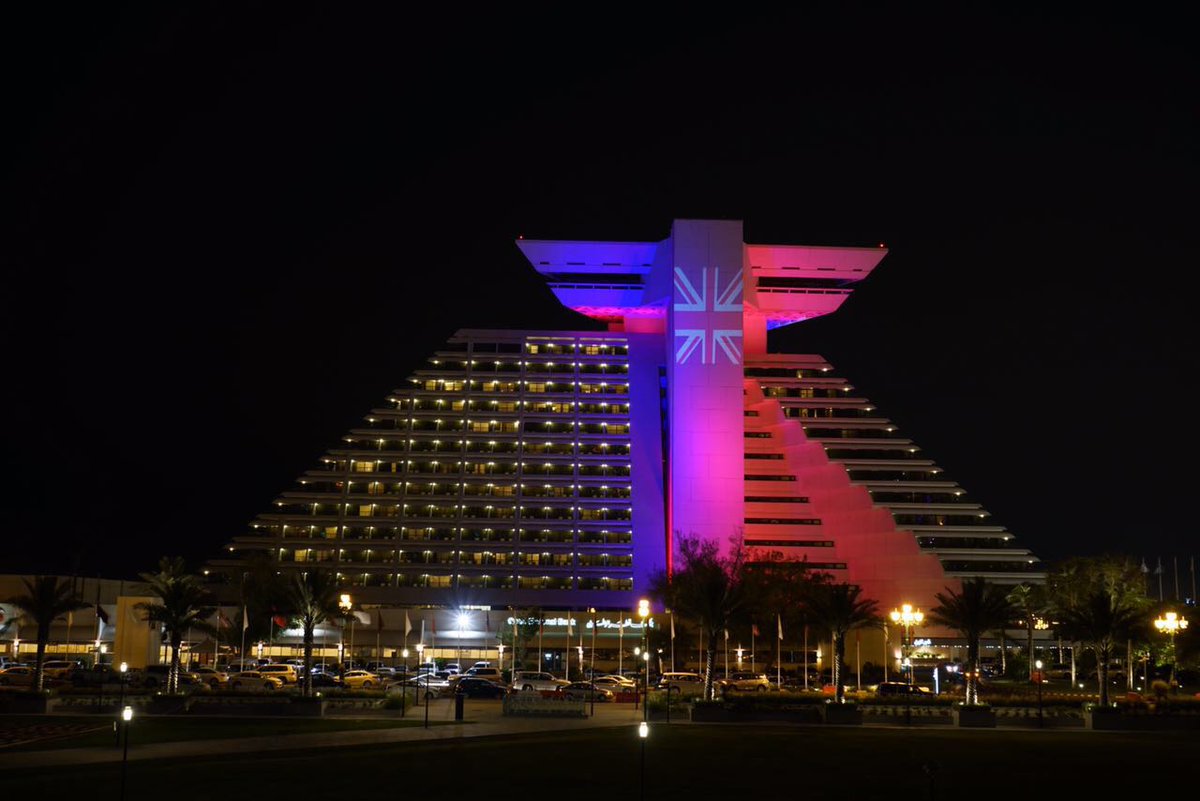 maydan_qatar's tweet photo. #Sheraton Expresses #Qatar Solidarity Tribute to the #UK
https://t.co/q7NJzX7YeB
#ManchesterArena #Manchester #manchesterattack https://t.co/9cxpAEy0Mk