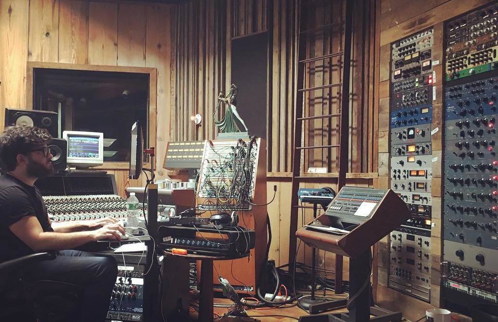 Clarinet_Milk's tweet photo. @mattdshane crushing it. Literally. #neve33609 #compression on the #mixbus #atomicsound https://t.co/gPTCdxGrsx https://t.co/PajSDxUwmY