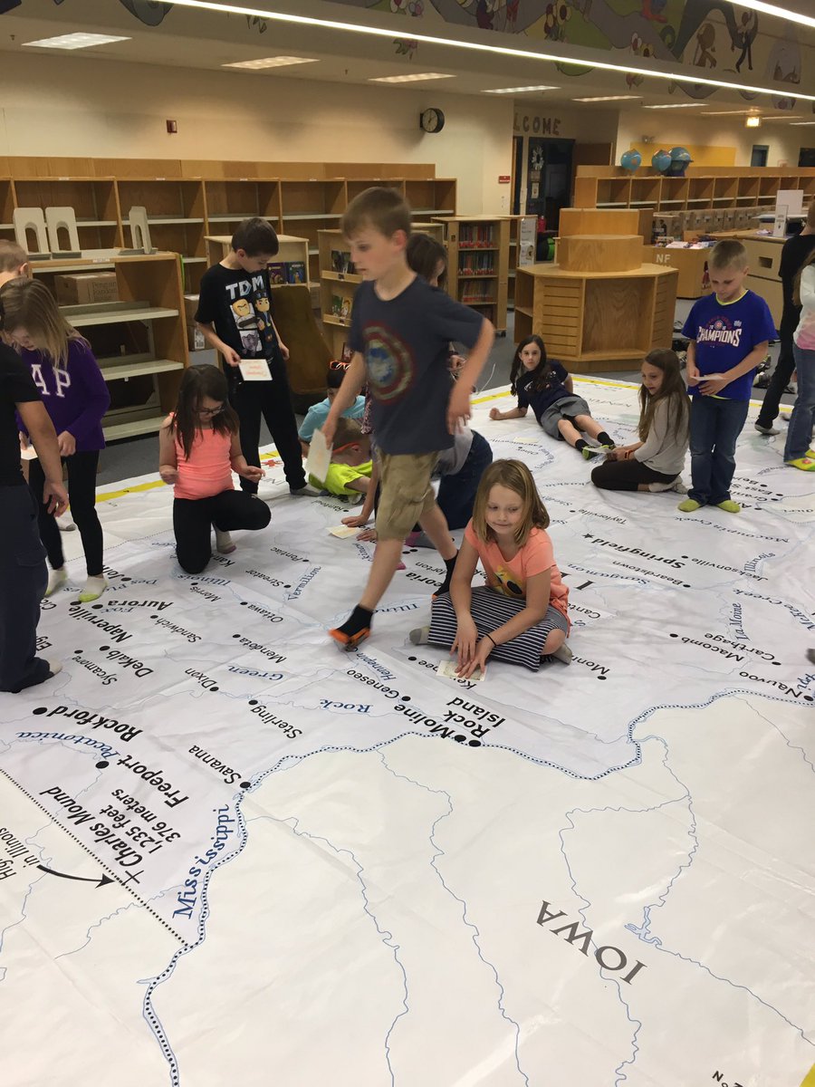 sterkel2ndgrade's tweet photo. Showing off our map skills! Thanks for sharing @MrsSmithKST #Kaneland302 @KanelandKST https://t.co/NRgeSZny0J