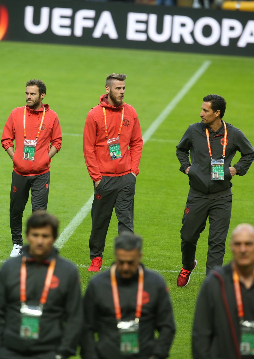 ManUtd's tweet image. The #MUFC players and staff at the Friends Arena in Stockholm.