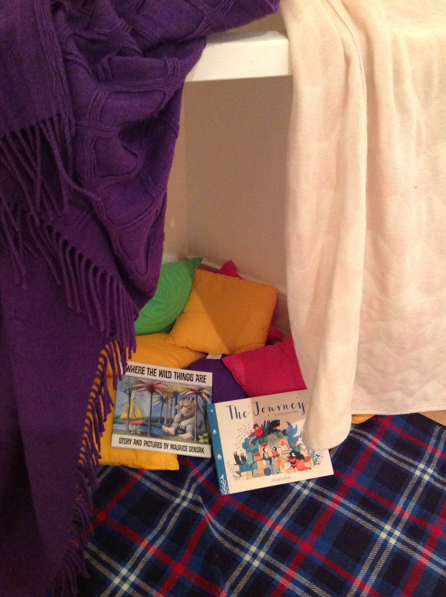 warwickartsmead's tweet photo. Den making in the Mead Gallery Creative Space, snuggle down to read a book! #halfterm #fun @warwickarts #denbuild #BankHolidayWeekend #read https://t.co/8QSTaq9Gom