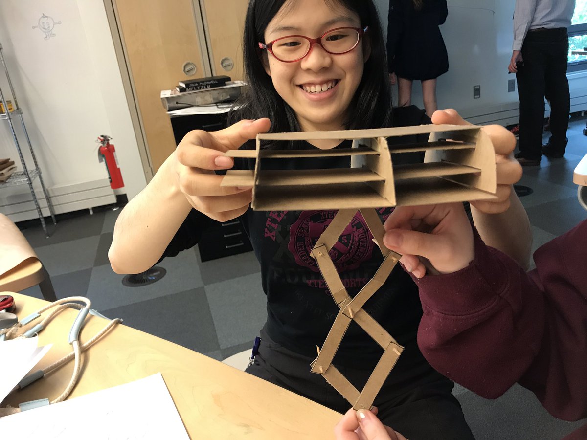 mpowers3's tweet photo. Moving from #empathy interviews to beginning prototypes! #DEEPdt #dtk12chat @SSPatAIS #LEERoundtable @dgslack https://t.co/T2RN7UYCfA
