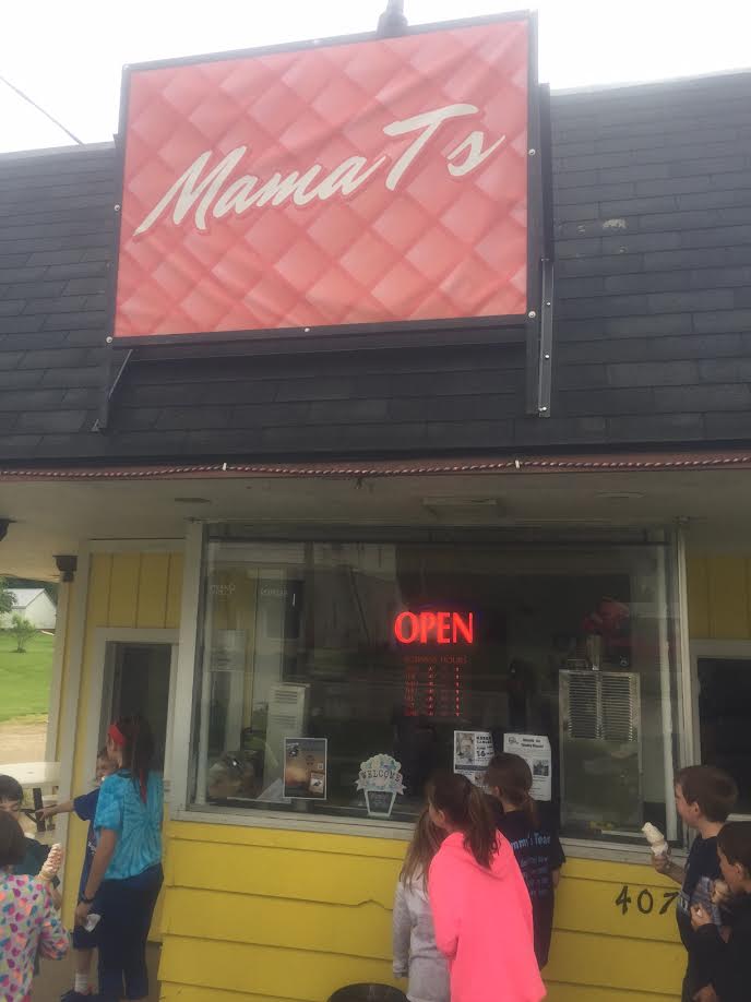 bvn3rd's tweet photo. A big thank you 2 Mama T's for letting us come up and enjoy a treat! Come on over & try it! Great menu of treats & dinner! #bvn #walnutIL https://t.co/C09UKSOeoe