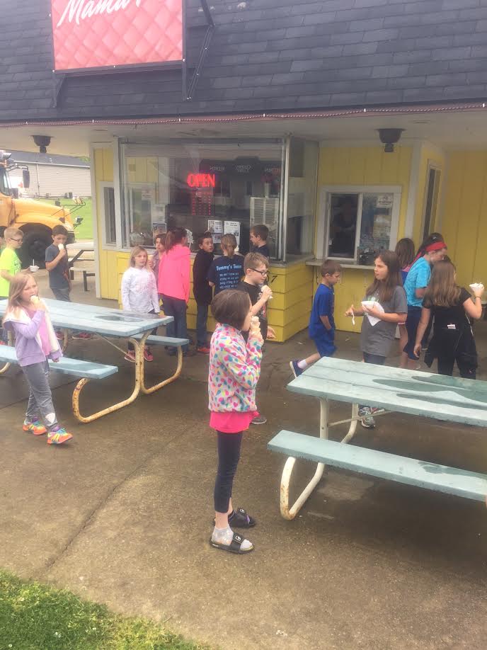 bvn3rd's tweet photo. A big thank you 2 Mama T's for letting us come up and enjoy a treat! Come on over & try it! Great menu of treats & dinner! #bvn #walnutIL https://t.co/C09UKSOeoe