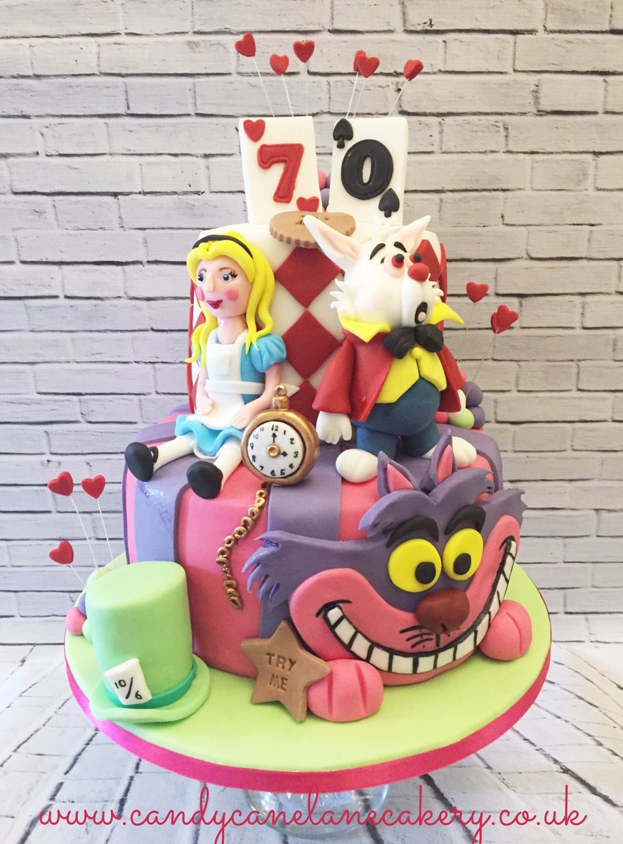 Petalblisscakes's tweet photo. Some more from last week...#aliceinwonderland #disney #rugby #kitkat #cclcakery #barnsley https://t.co/FzbIppDjOw