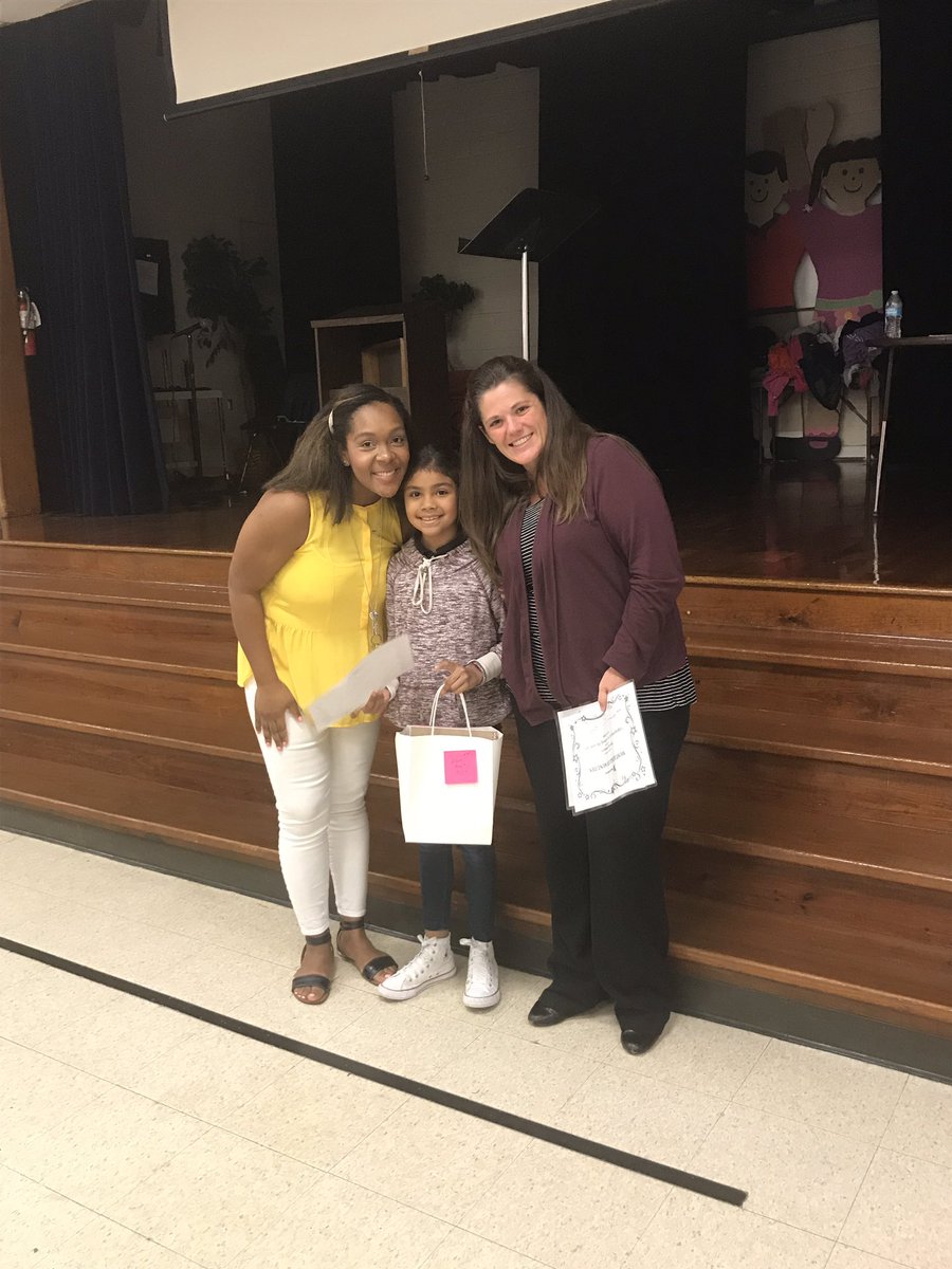 StephanieGVann's tweet image. .@ImagineLearning rep surprised our 2-4 Ss with an ice cream social to end the year @FrancisESAldine in @AldineISD logged over 772 hours