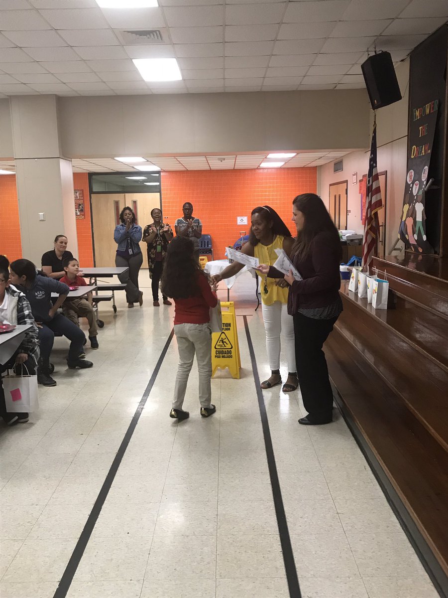 StephanieGVann's tweet image. .@ImagineLearning rep surprised our 2-4 Ss with an ice cream social to end the year @FrancisESAldine in @AldineISD logged over 772 hours