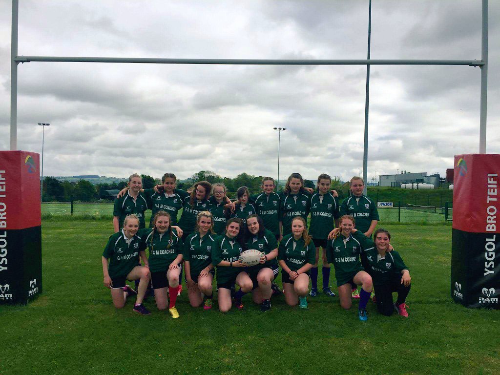 Think our year 7/8 girls enjoyed their first rugby festival 🏉☉👊 Credu bod merched blwyddyn 7/8 wedi mwynhau <a href="/carolinespanton/">Caroline Spanton</a> <a href="/YsgolBroPedr/">Ysgol Bro Pedr</a>