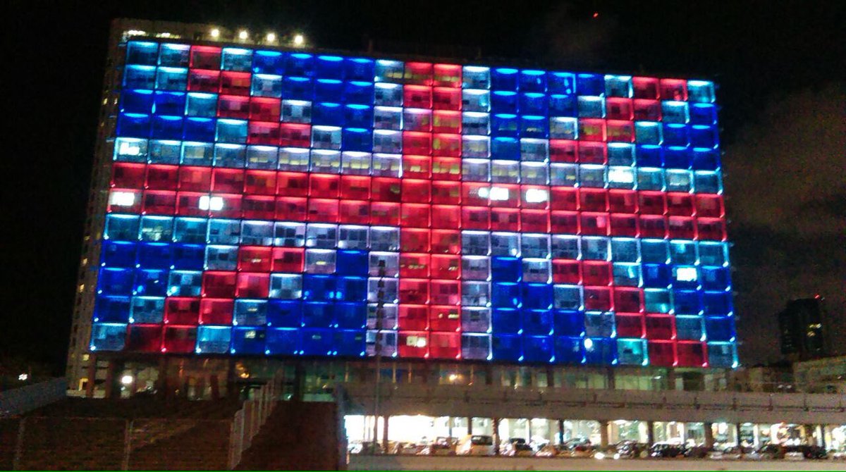 TelAviv's tweet photo. The Municipality building lights up tonight as our thoughts and hearts go to the people of #Manchester https://t.co/PevozMaN2O