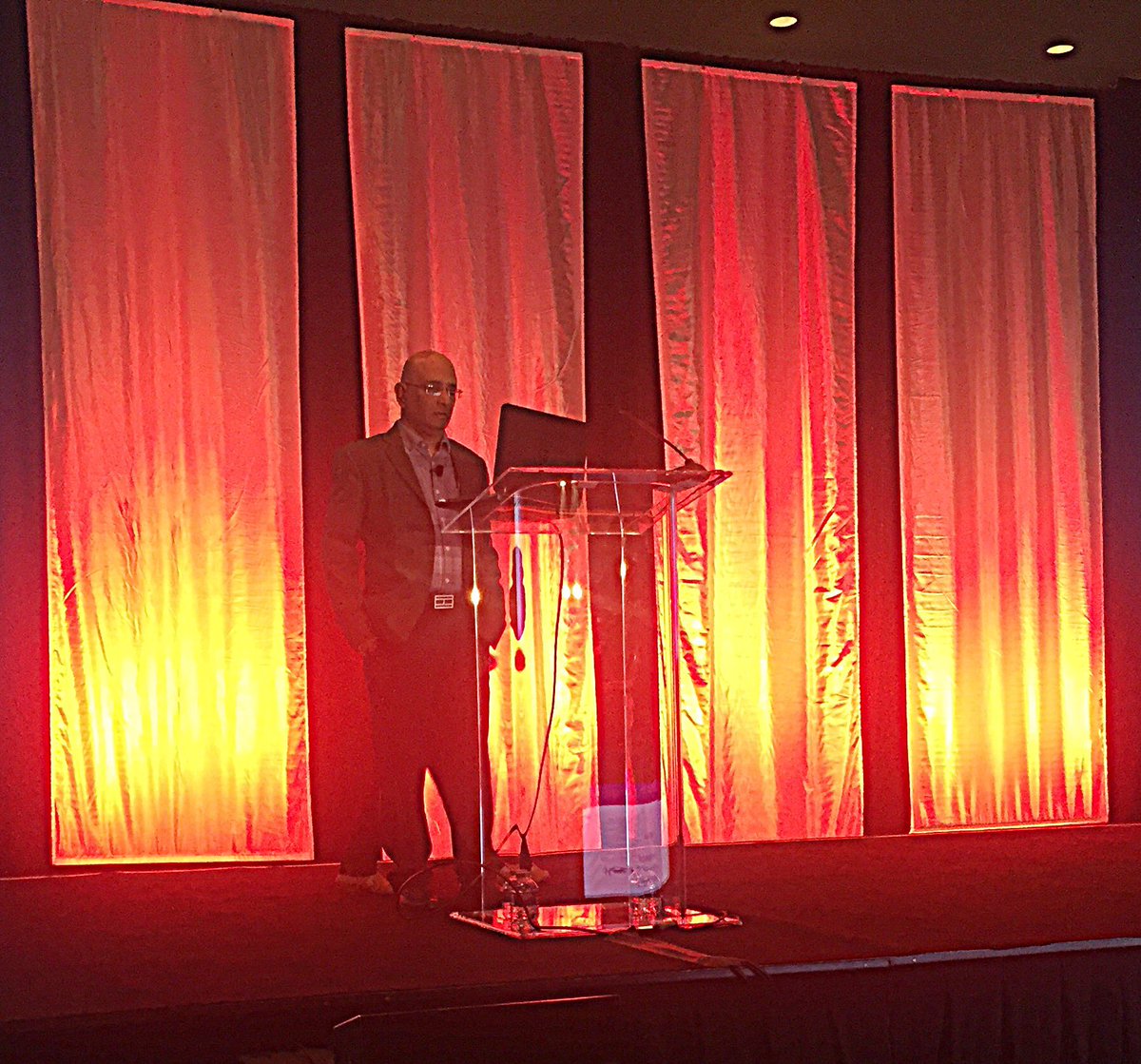 MainstreamConf's tweet photo. @Adhara_Modi and Hemangioma Buch (Winners of the NAME Award!) present the Award Winning #Reliability of @RelianceIndltd https://t.co/kxtHutoHgt