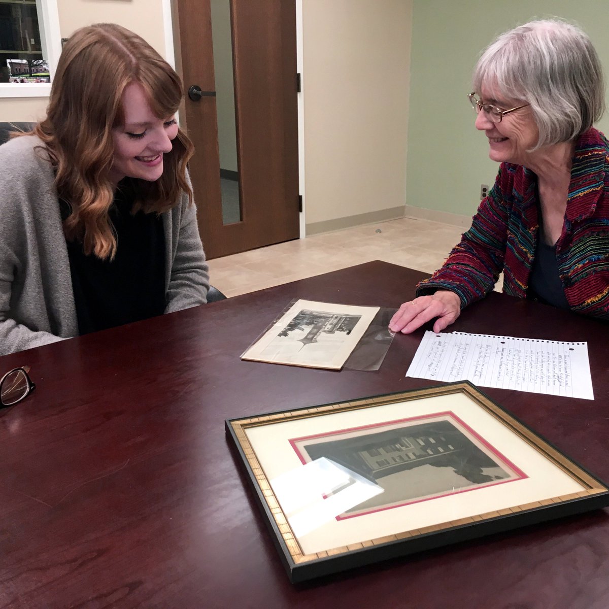 ictrueblue's tweet photo. Interviewing an accomplished art historian was a captivating experience for #IllinoisCollege junior Meghan Ruyle https://t.co/GUrCdnKceu https://t.co/84LcBaTndF