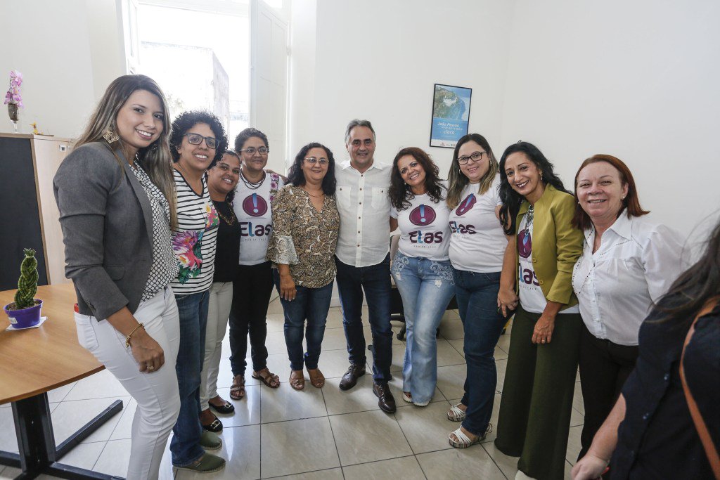 Luciano Cartaxo lança aplicativo ‘Elas’ para ajudar mulheres em situação de risco politicaetc.com.br/2017/05/lucian…