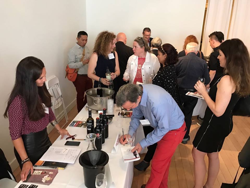 catalanwinesusa's tweet photo. Full house at our Catalan Wines NY event! https://t.co/JNlW0n2jUR