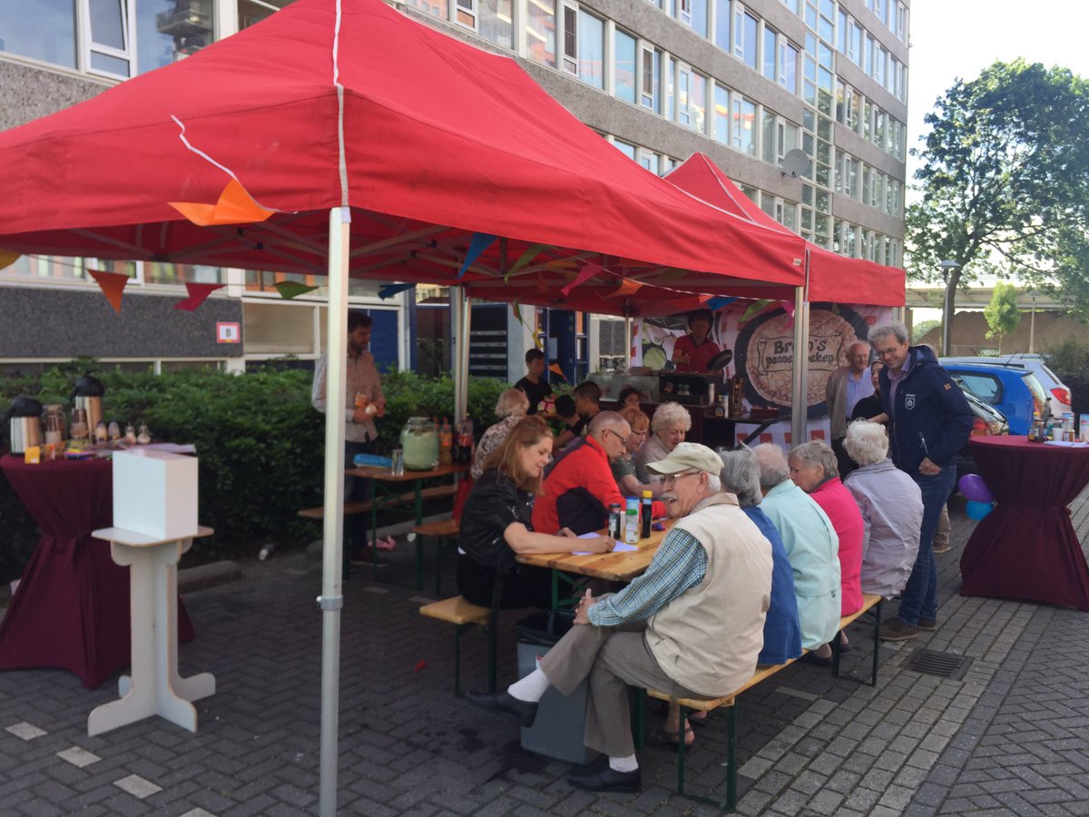 Meet &amp; Greet bewoners #ARK-zone #Rooseveltlaan ❤️#Kanaleneiland <a href="/Plegt_Vos/">Plegt-Vos</a> <a href="/Mitros/">covin joseph</a> Plan onderhoud + woningverbetering.