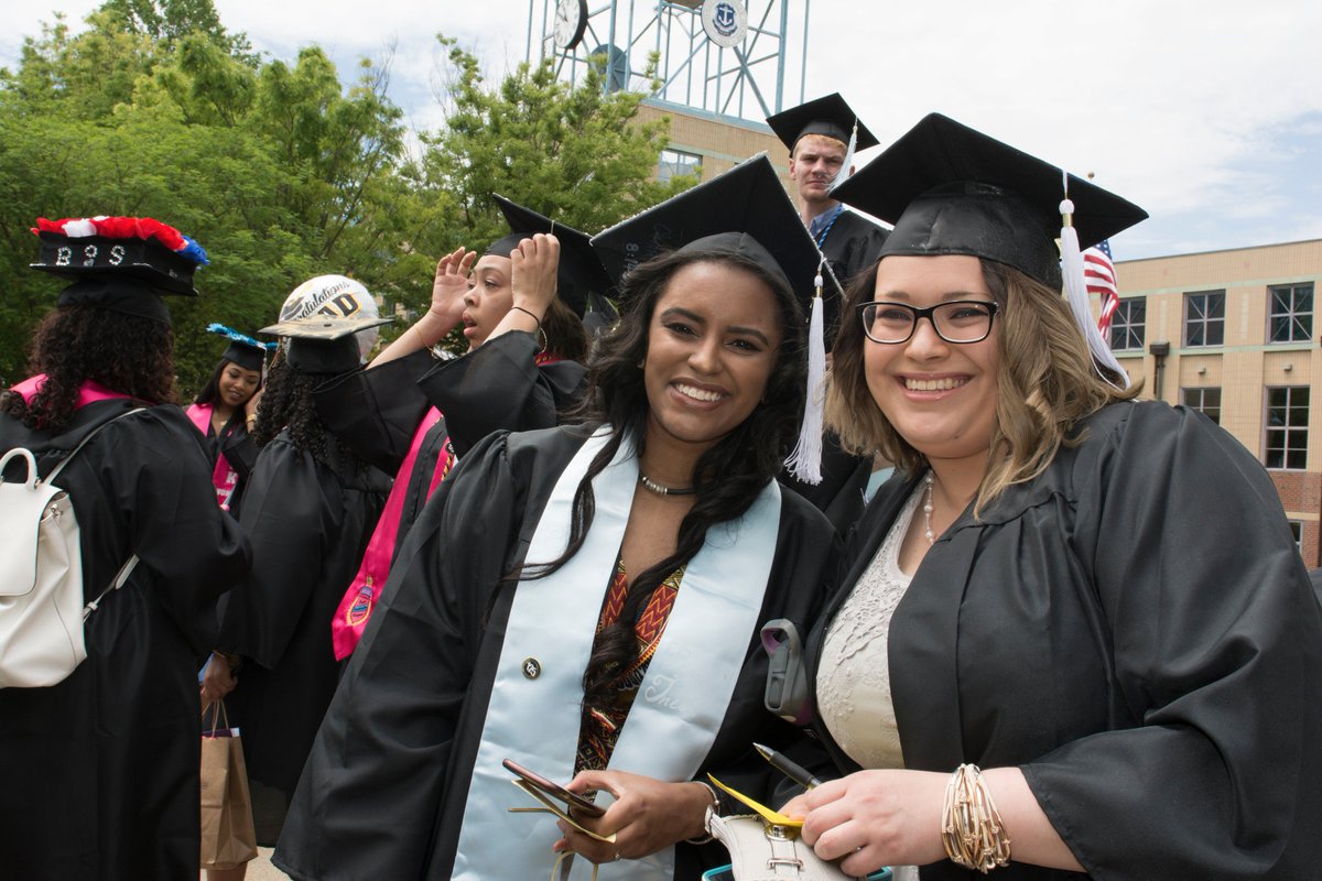 universityofri's tweet photo. PHOTOS: Congrats to the URI undergraduate students who received their degrees on Sunday! https://t.co/3DvJiw2m27 #URI2017 https://t.co/EJNlih5O18