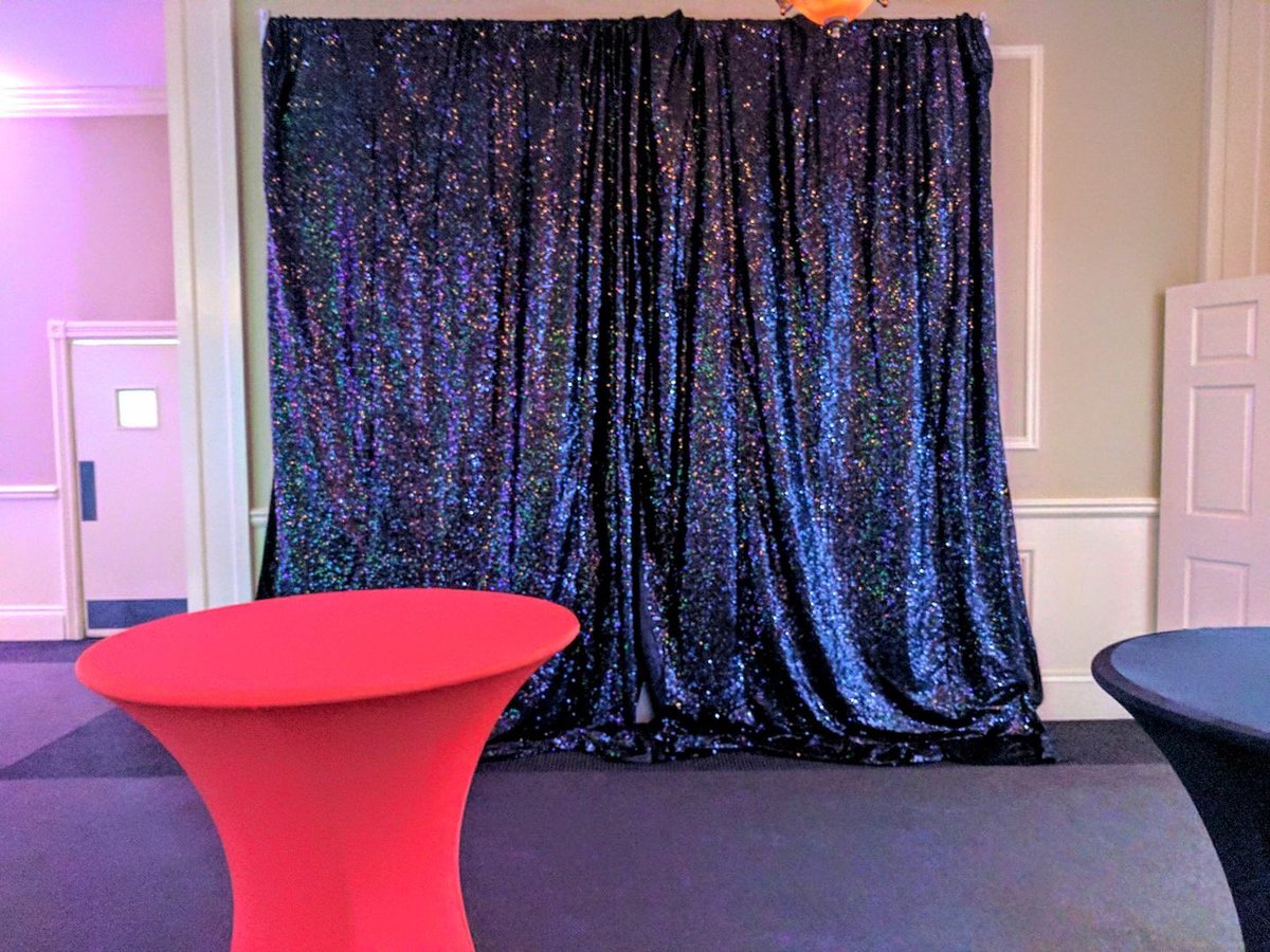 message_miracle's tweet image. This black sequin backdrop makes for some classy photos for any event!