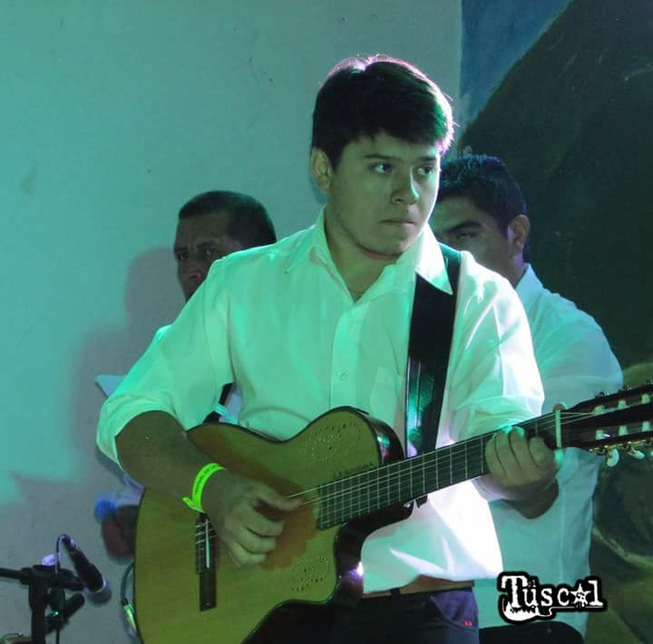 OkTuscal's tweet photo. Hoy es el Cumple de nuestro guitarrista Leeo Moyano Luna​​. Queremos desearte lo mejor y que todos tus sueños se hagan realidad. https://t.co/PdIpFgJ4jI