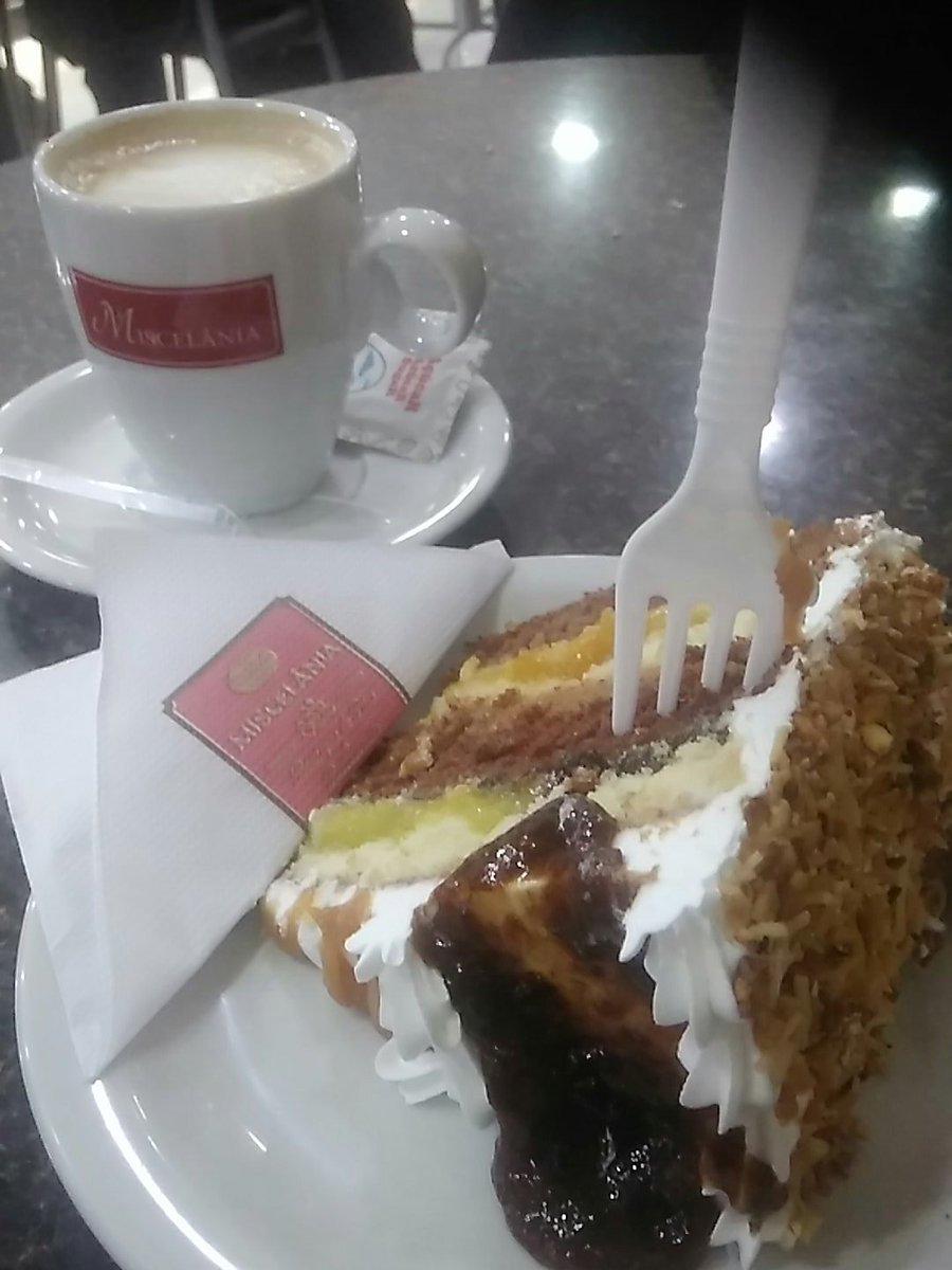 Ana_Puccini's tweet photo. Porque nesse frio eu mereço! #Miscelania #café #Floripa https://t.co/SArg54BgQK
