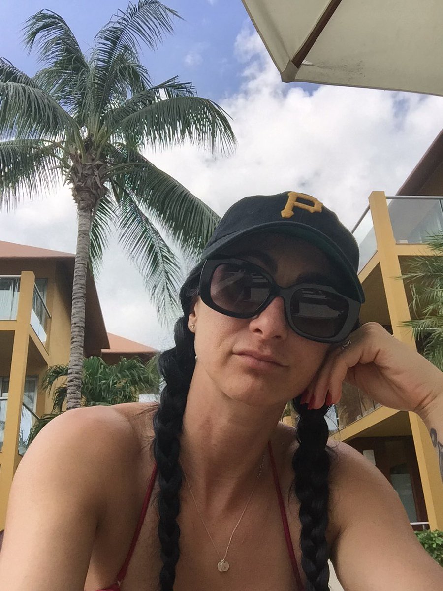 sashawilliamsV's tweet photo. Time to shoot! Sooo hot. #cozumel #boudoirphotography #fitnessphotography #bodybank https://t.co/LIkF35KU2U