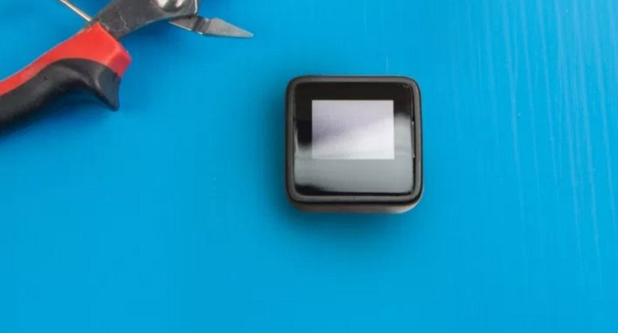 make's tweet photo. .@sparkfun’s #MicroView combines an #Arduino-compatible board + OLED display as one https://t.co/YuYtsAlf3D #boardsguide https://t.co/nh9NYaPoHb