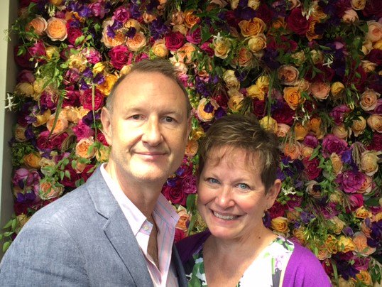 SusanHallam's tweet photo. Awash with scent and beauty at #realflowerwall. Must resist the urge to by these for myself and instead focus on the joy of giving flowers! https://t.co/1BINZPe3yu