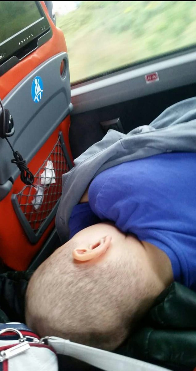 #AsrınHainleri
Bu günlerde
Kendini #Vatansever 
Kendi gibi düşünmeyenleri #VatanHaini 
ilan Edenlerdir 
Tarih Hapishanede 560Bebek YAZACAK..