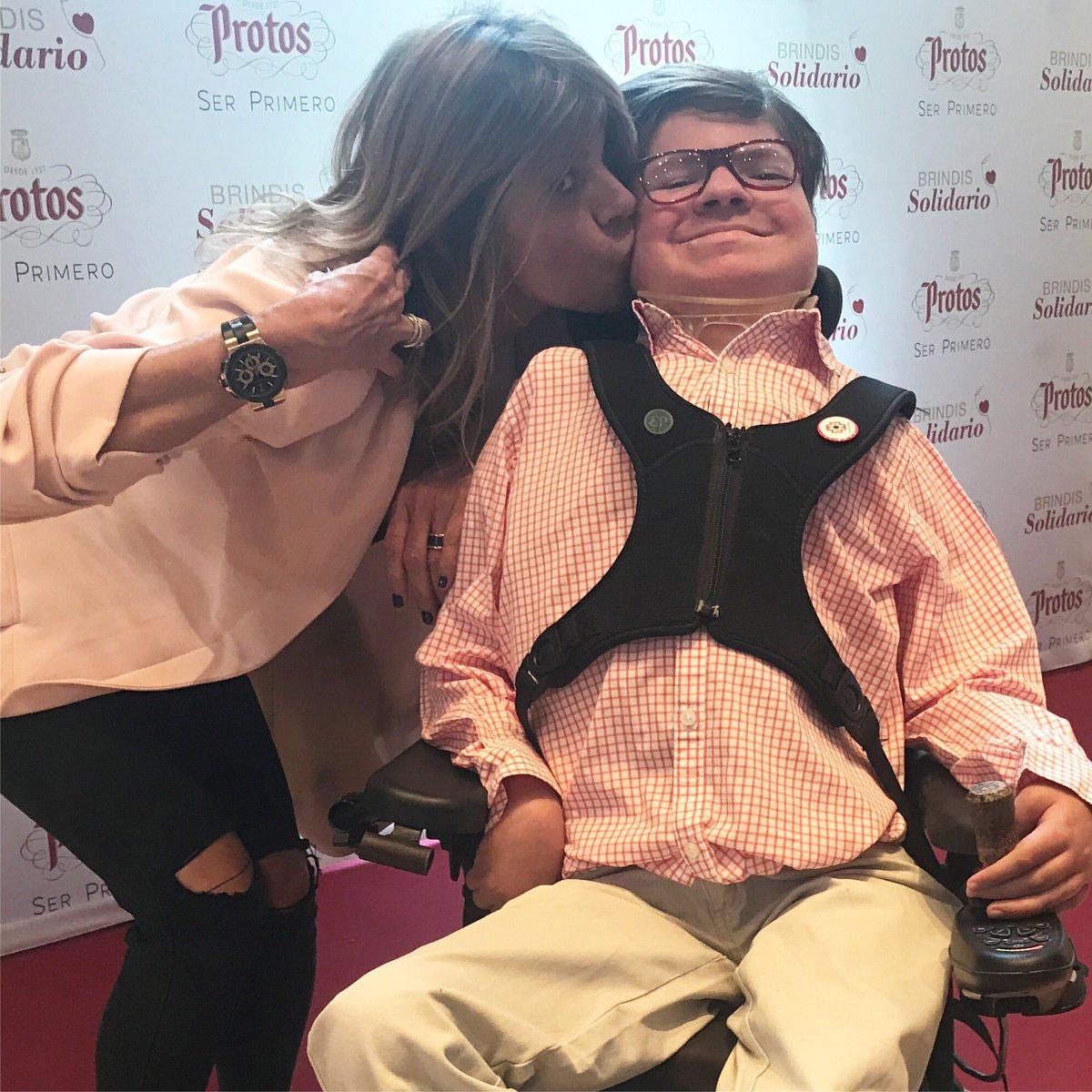 Maravillosa la labor de la fundación <a href="/laminopatia/">FundaciónLaminopatía</a> . Podemos hacer mucho por ellos!!
<a href="/Bodegas_Protos/">Bodegas Protos</a>  gracias por vuestra generosidad.