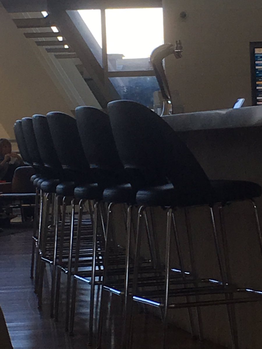 MichaelJStacy's tweet photo. Enjoying a great work day while connecting @staralliance Lounge LAX.  Great place to work &amp; relax, staff incredible!! #LAX #TravelTuesday https://t.co/hj8sn8ZHOP