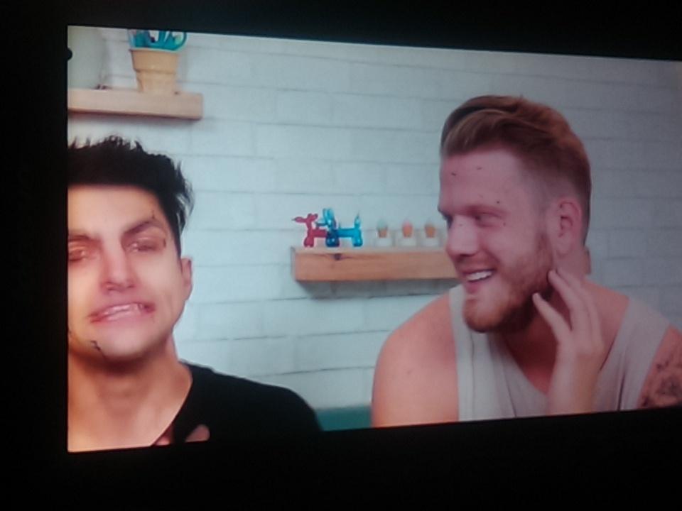 S_K_FAN's tweet photo. @SUP3RFRUIT you both look good ��� https://t.co/DnjozsBIaN