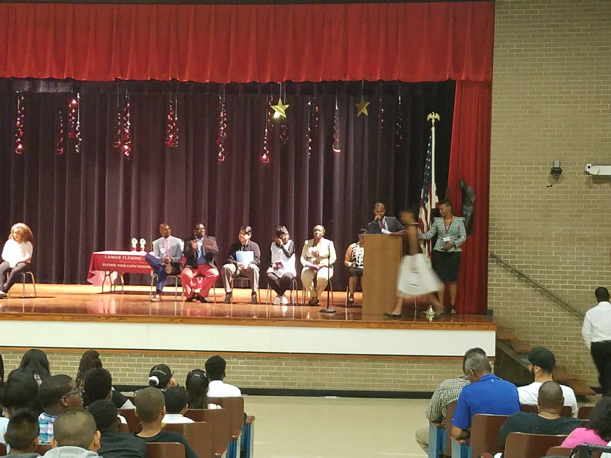 flemingvikings's tweet photo. @FMSVikings 6th Grade Awards Ceremony #Celebrate #Achievement #future7thgraders @TeamHISD @HISDNortheast @HoustonISD @HISD_Supe https://t.co/YNxX6h0enr