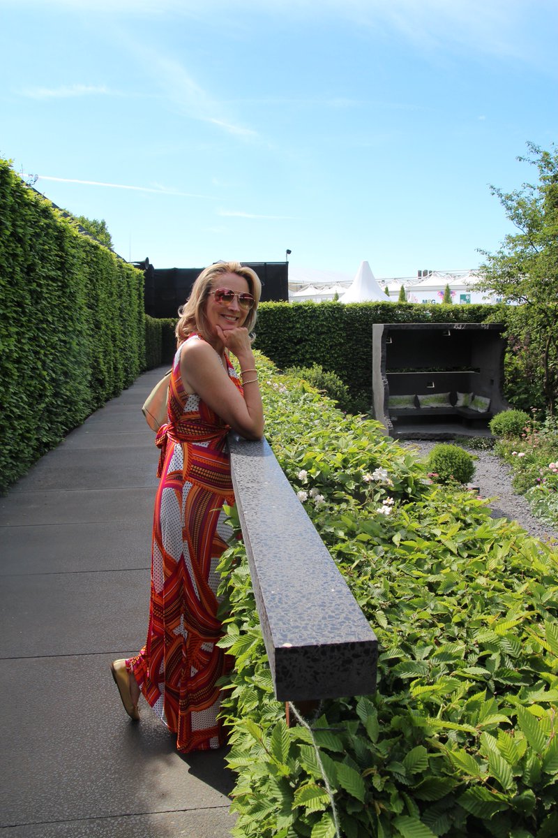 katedurrgardens's tweet photo. Still more #RHSChelsea adventures @AnnekaRiice @srkitchengarden @matt_keightley @RosebankLscapes https://t.co/0zQLuwNMH6