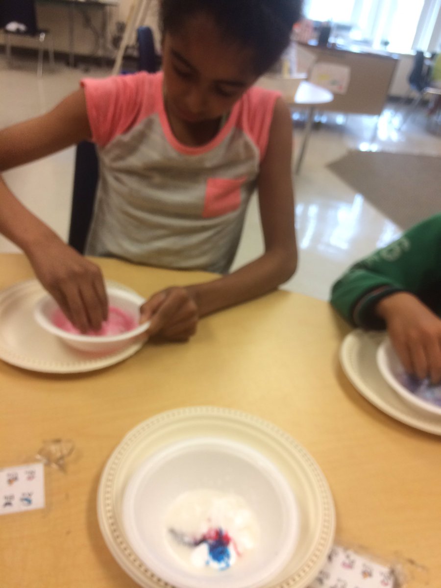 ESL_fairy's tweet photo. Procedural writing fun for our Slime Experiment with Step 1 and 2 #ELD Ss at #WTT. Hands-on research and fun! #wrdsbesl #liquidorsolid https://t.co/SDbkuNHyZP