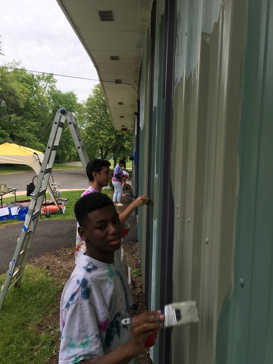 CCEA_Hartford's tweet photo. The exterior is coming out fantastic at The Reach building in West Hartford! #Letspaintct @wernerladderco @PurdyPaintTools @SherwinWilliams https://t.co/Dz4y2tuhah