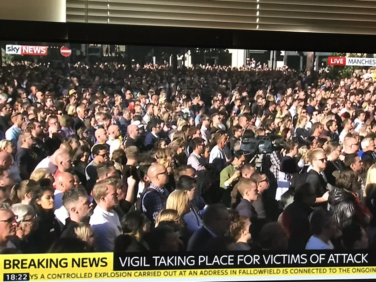 Lembit_armpit's tweet photo. Vigil in manchester, note it's all white peoples and no Muslims #WeStandTogether #manchesterattack https://t.co/s3lShinXfM