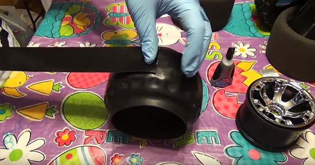 HT_HappyValley's tweet image. How To Stop Tires From Ballooning on RC cars! #RCTutorial ow.ly/7ykZ30bZa6Y