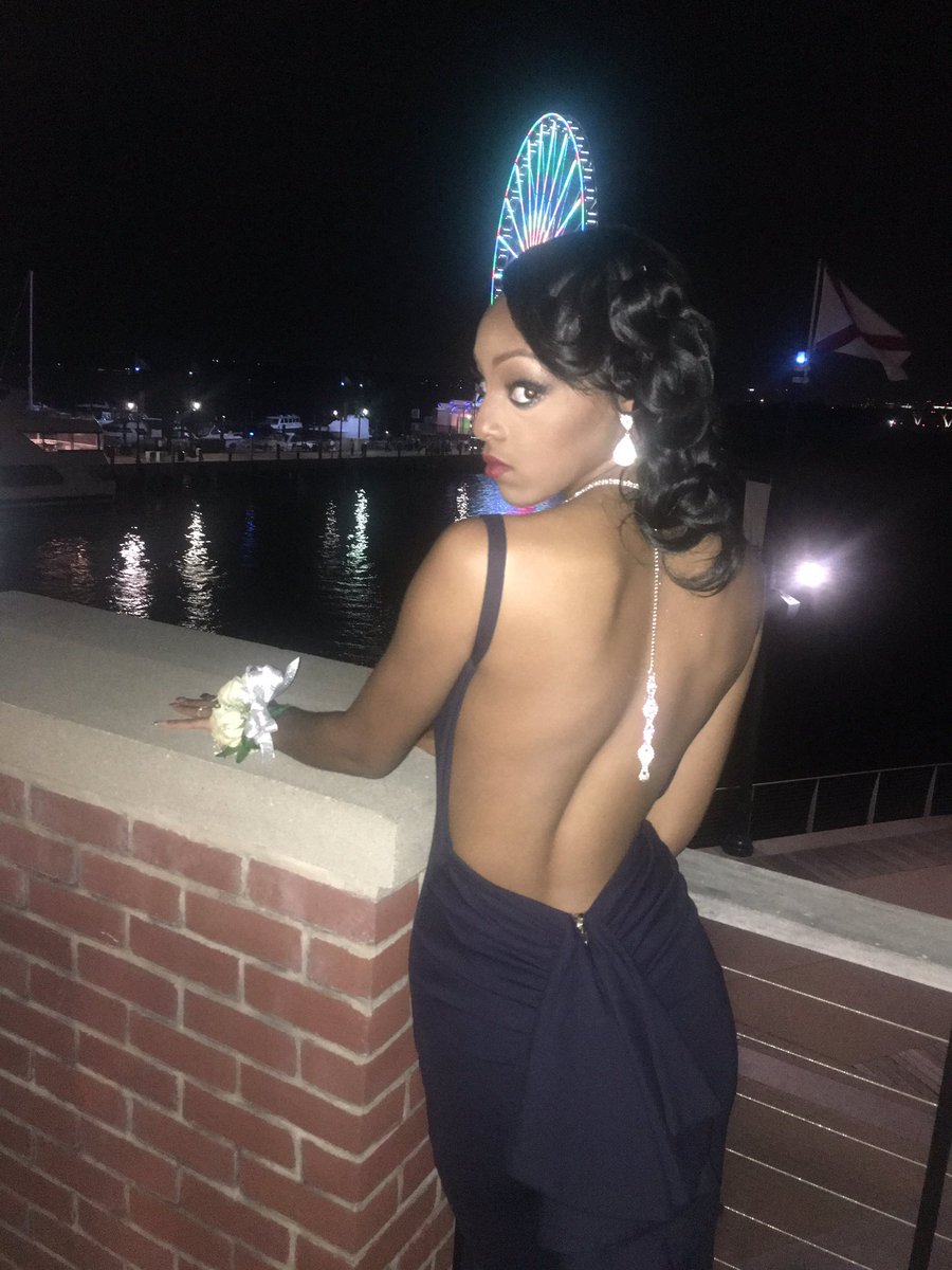 LynnDoee's tweet photo. Better Late than Never ✨ #oxonprom2k17 https://t.co/dox7gZRVpS