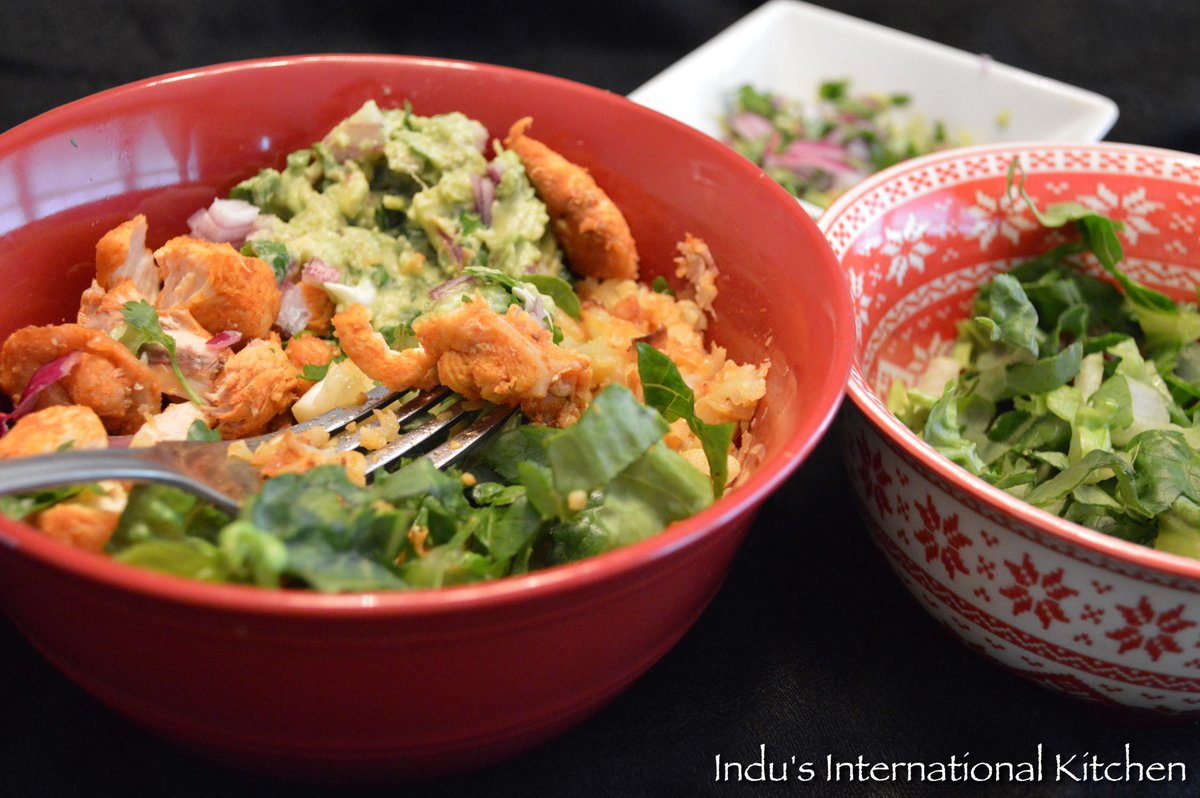 indushyju's tweet photo. Paleo version of the Mexican Chicken Burrito bowl! Yum! #paleochickenburrito #mexican #AIP https://t.co/GOyvxUN1ev https://t.co/8TbDYTe1YF