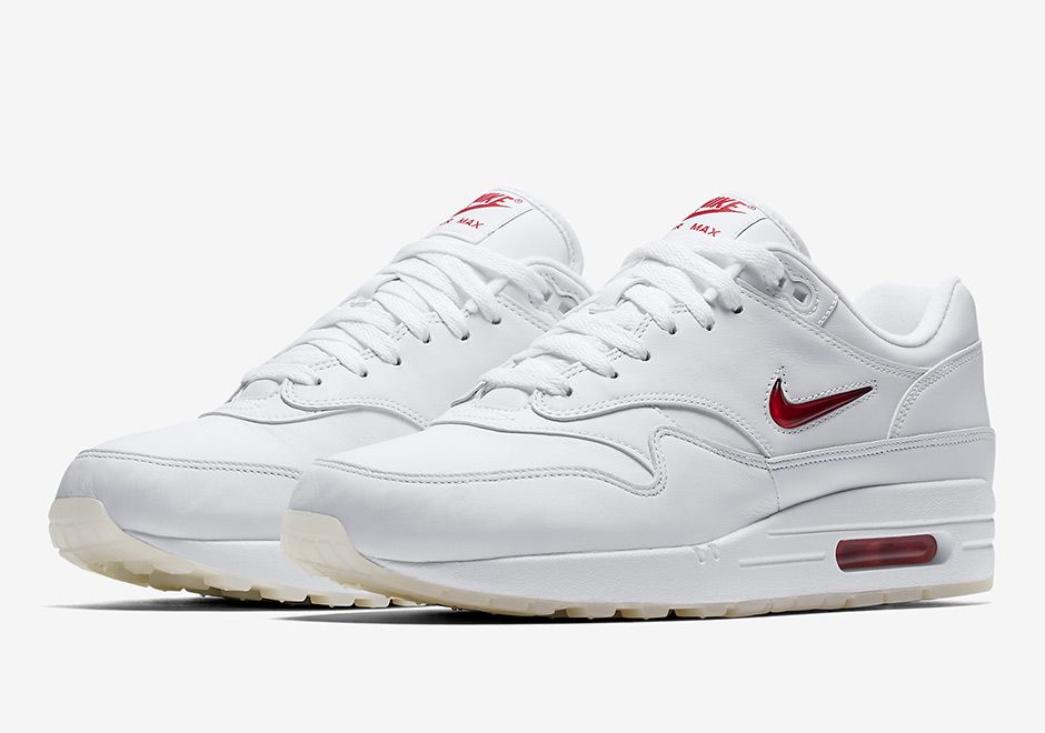 SneakerNews's tweet image. The Nike Air Max 1 Premium SC Jewel drops in 2 colorways on June 5th snkrne.ws/2qhAkQt