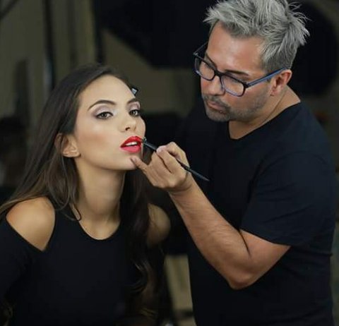 ReinaNatalieV_'s tweet photo. MakeUp By #NandoMesia 💄💕
Grabaciones #ELVIVE 💁🎥 @natvertiz https://t.co/e9b9Jn8eGj