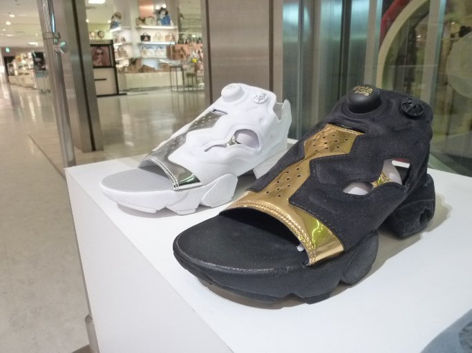 ট ইট র そごう横浜店 おしゃれなデザイン アトモス ポップアップショップ ナイキ のエアーマックス アディダス のスタンスミスなど人気のスニーカーが登場 普段使いにも旅行にもおすすめです こちらをチェック T Co Spkz87oonc