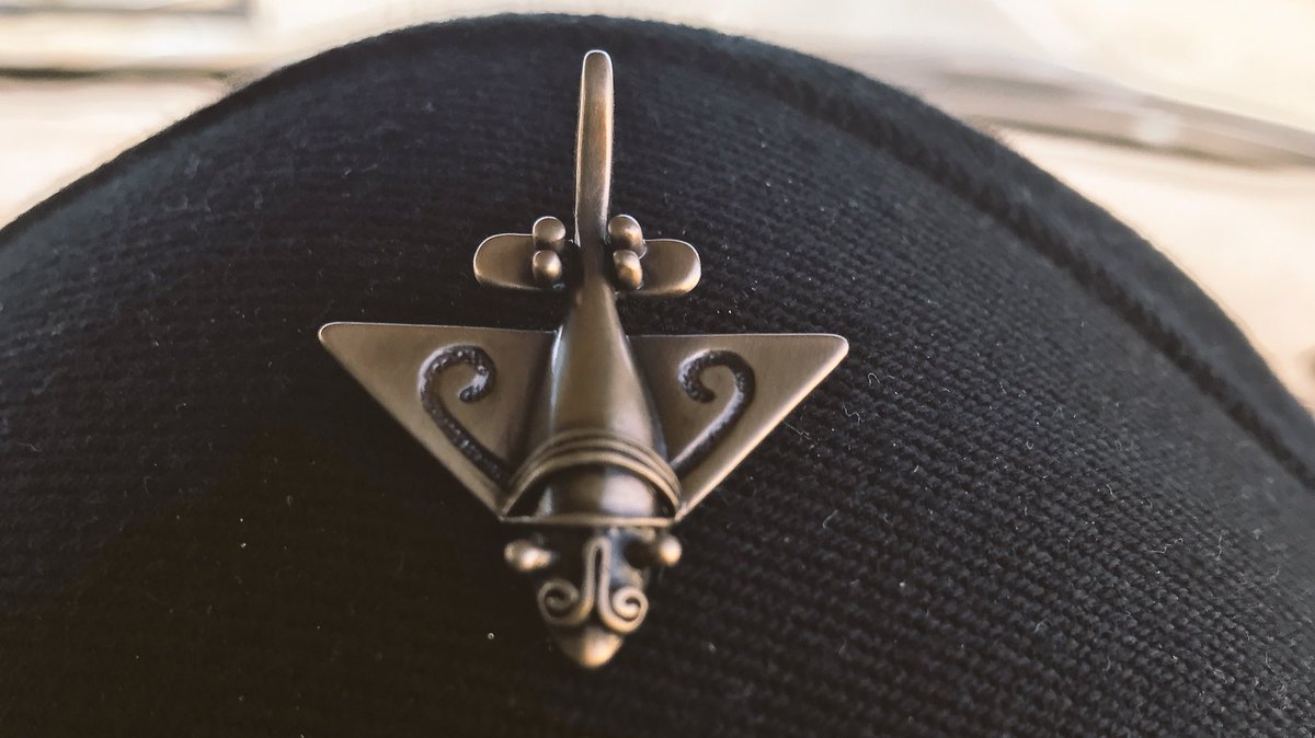 realufobros's tweet photo. Thank you @Tsoukalos for these beautiful flyer pins! -Emmett&Joe ๐ฝ๐ฝ#ContactInTheDesert #AncientAliens #ufobrostv #giorgiotsoukalos https://t.co/zUS2fuD5AW