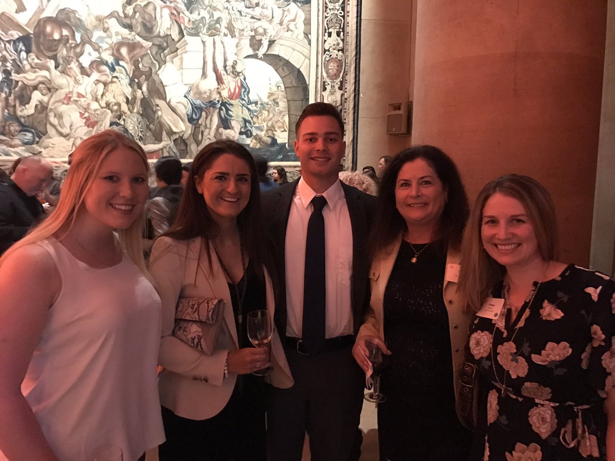 AlissaSeery's tweet photo. @ArtsBusinessPHL #ABCAwards2017 @philamuseum https://t.co/eXDb5Ed2UH