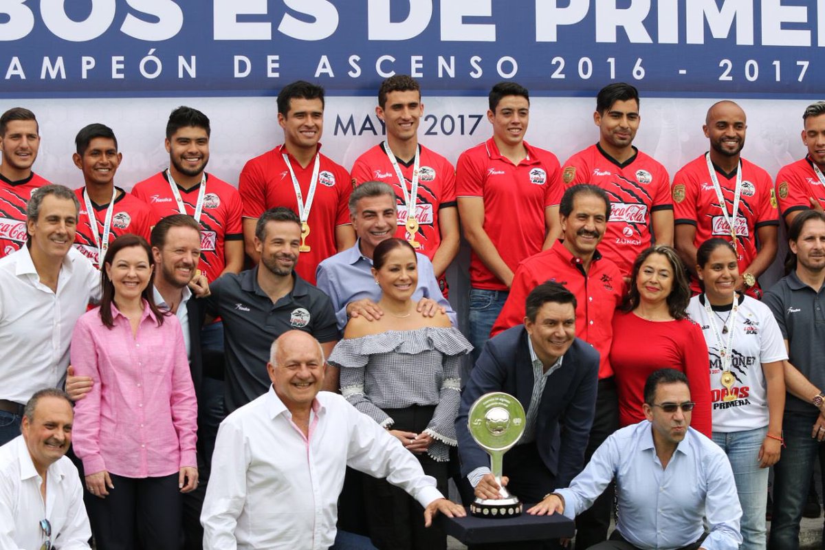 TonyGali's tweet photo. Reconocemos el esfuerzo y talento de todo el equipo para conseguir el ascenso a la @LIGABancomerMX.
¡Felicidades Lobos Buap, se lo merecen!👏 https://t.co/oHqkkhQFlU