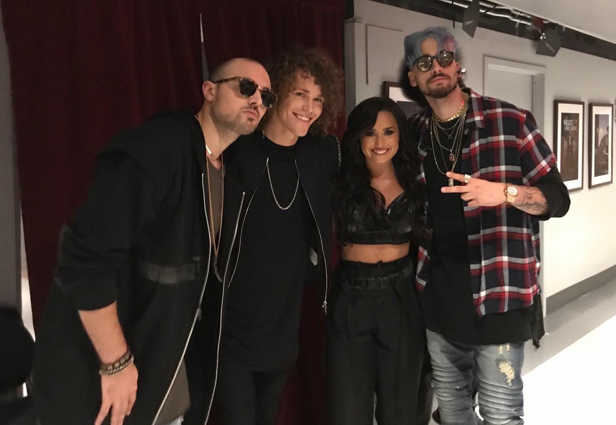 ddlovato_Py's tweet photo. ✨✨
Demi y Cheat Codes ayer en el backstage del programa de Jimmy Fallon #NoPromisesOnFallon
✨✨ https://t.co/UwCWUPCtdJ