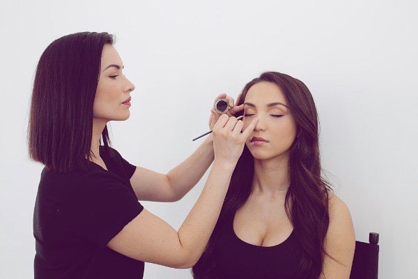 Do you have sensitive skin and have a hard time finding products that don't irritate your skin? Check out Val's st… ift.tt/2q98oD9